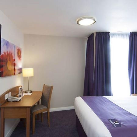 Premier Inn Ashford Central Exteriör bild
