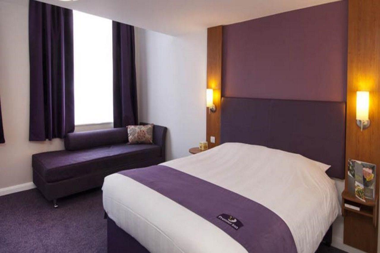 Premier Inn Ashford Central Exteriör bild
