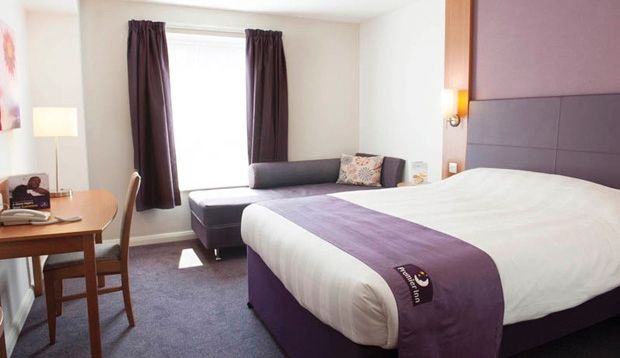 Premier Inn Ashford Central Exteriör bild